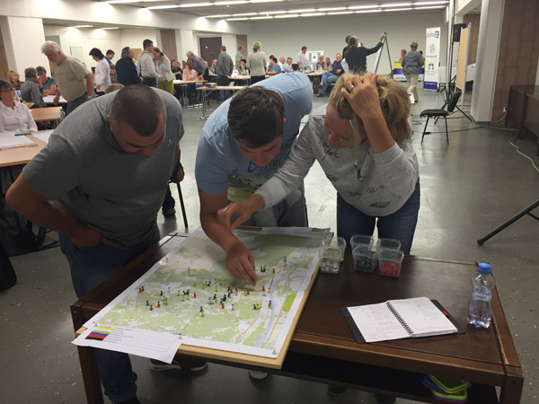 Figure 8. Emotional mapping workshop at the community meeting in the Prague 12 municipality.