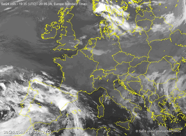 Figure 2. Single frames from two animated GIFs from Sat24.com, showing cloud cover (top) and rainfall (bottom).